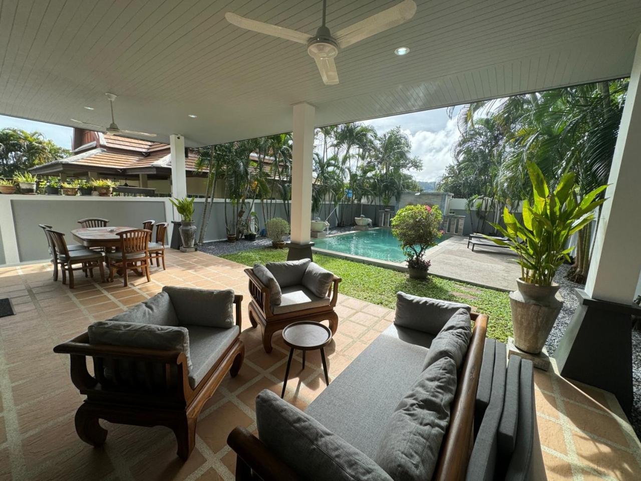 มองต์ราเชต์ วิลลา บาย เจ็ทตา Villa Rawai ภายนอก รูปภาพ