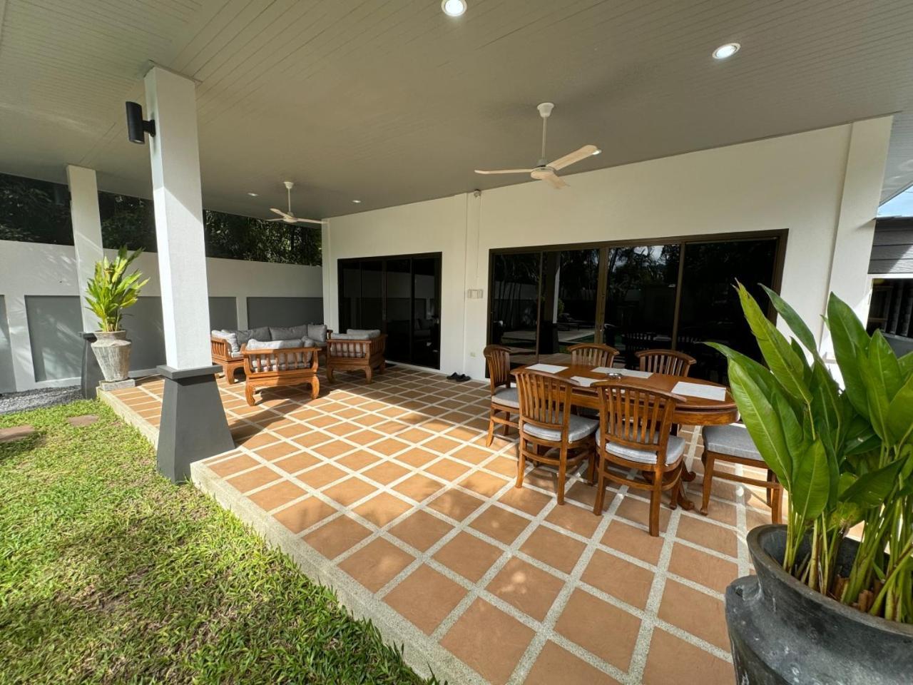 มองต์ราเชต์ วิลลา บาย เจ็ทตา Villa Rawai ภายนอก รูปภาพ